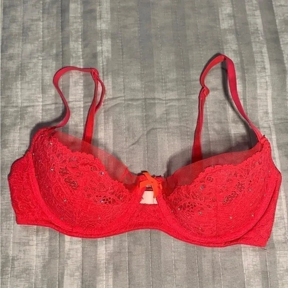 Victoria’s Secret bra - Picture 1 of 7